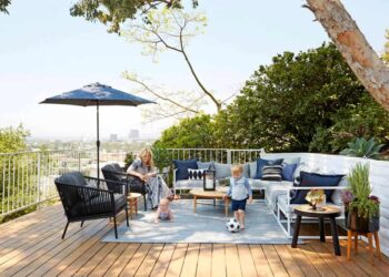 best outdoor rugs for wood decks