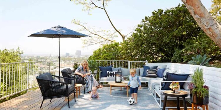 best outdoor rugs for wood decks