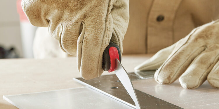 how-to-cut-plexiglass-