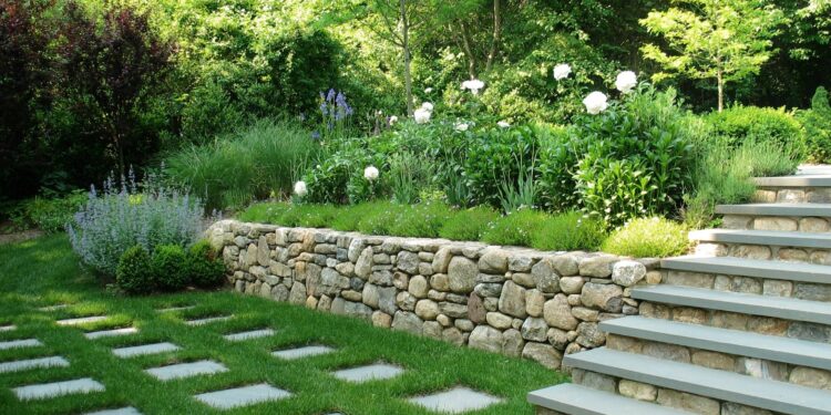 backyard retaining wall ideas