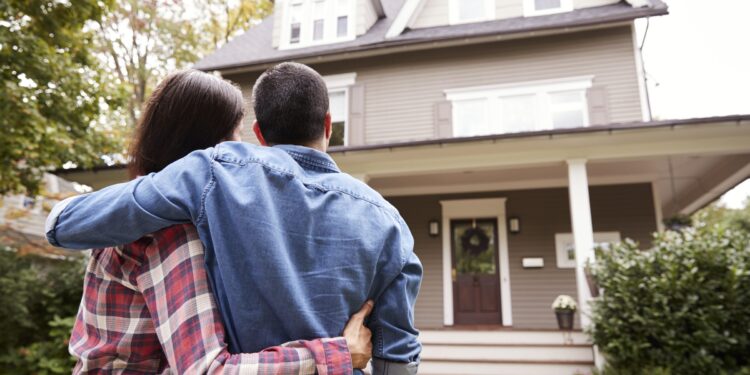 Buying a house? The Ultimate Guide for First-Time Homebuyers