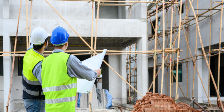what does a general contractor do