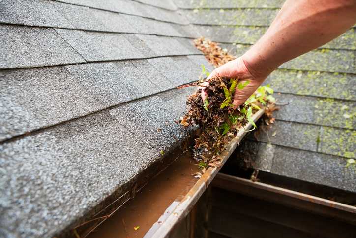 How to Clean Gutters