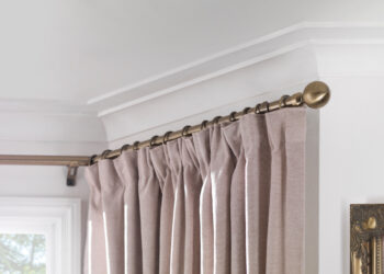 bay window curtain rod