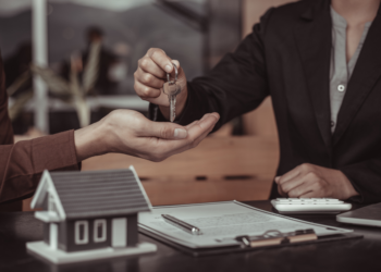 Role of a Real Estate Agent in the Home Selling