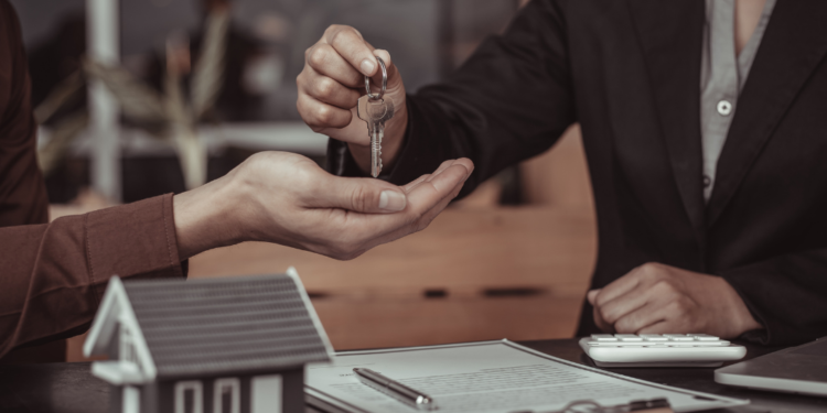 Role of a Real Estate Agent in the Home Selling